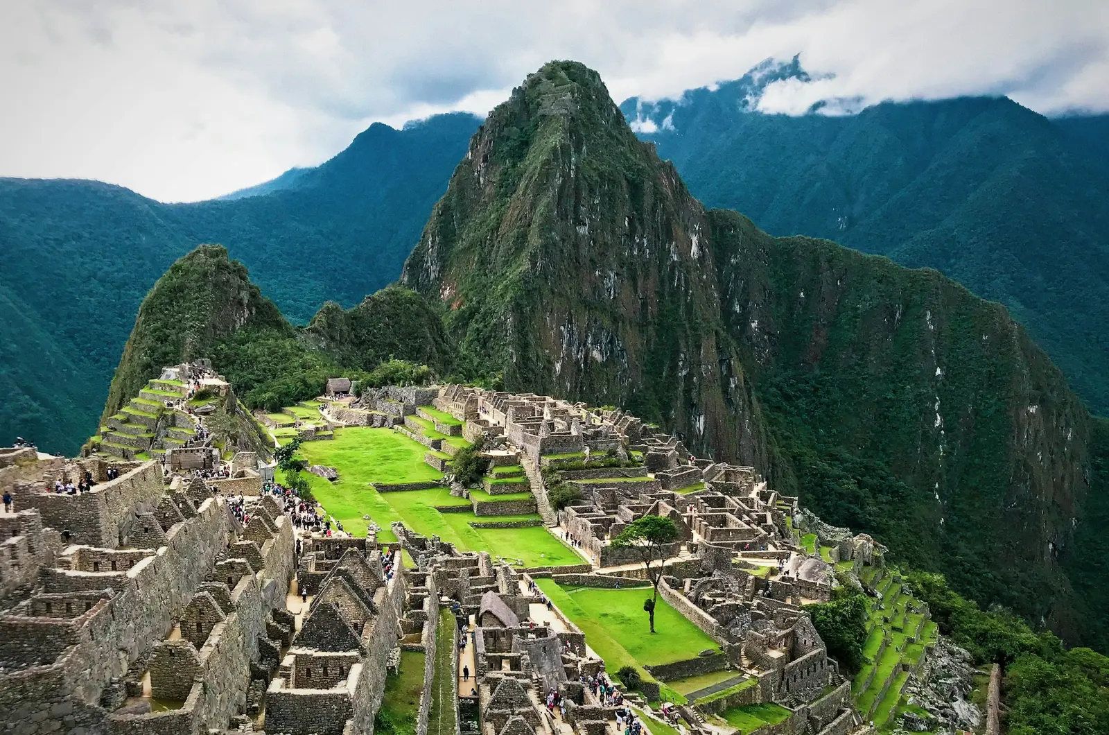 Machu Picchu entre la niebla