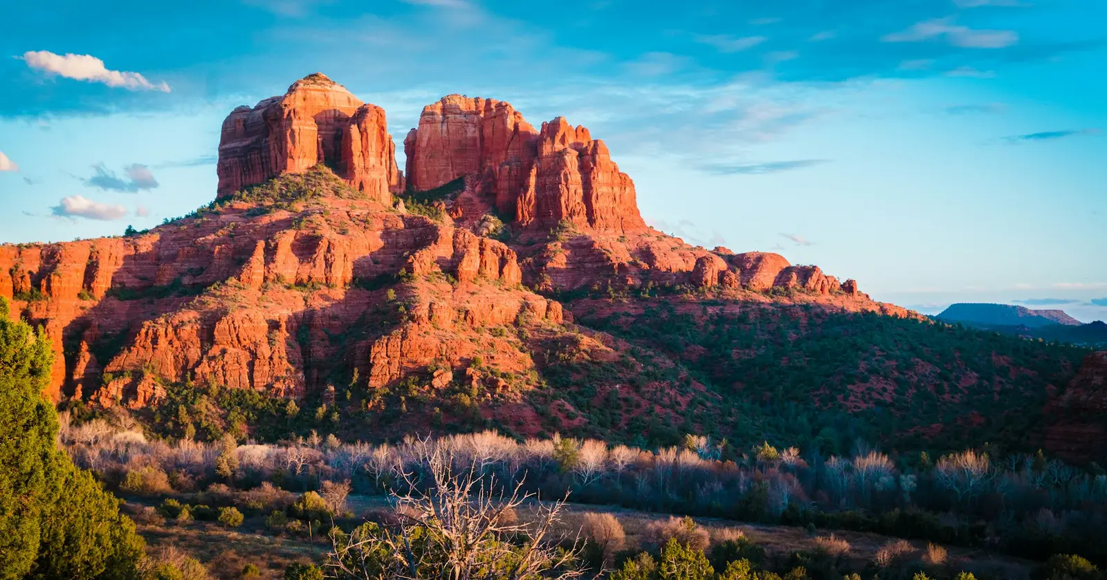 Buttes rojos de Sedona al atardecer